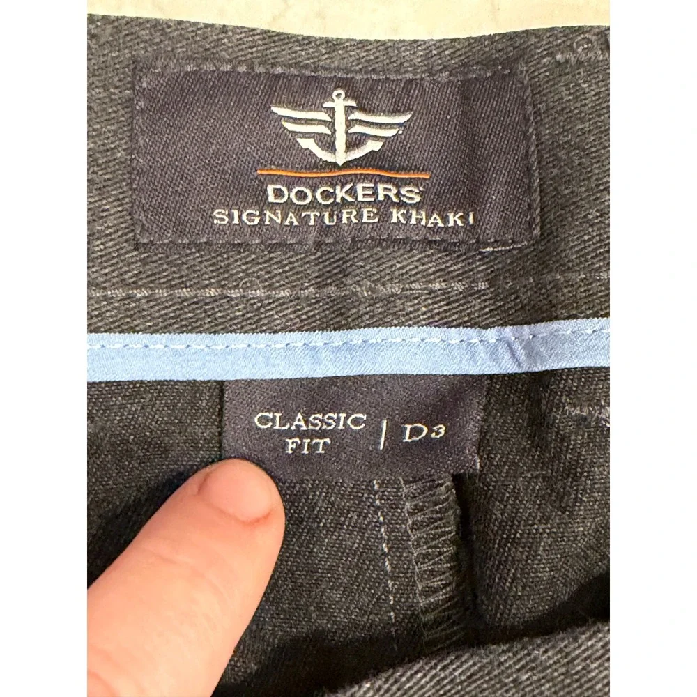 Dockers Signature Khaki D3 Classic Fit Mens 34x34 Charcoal Gray Pants